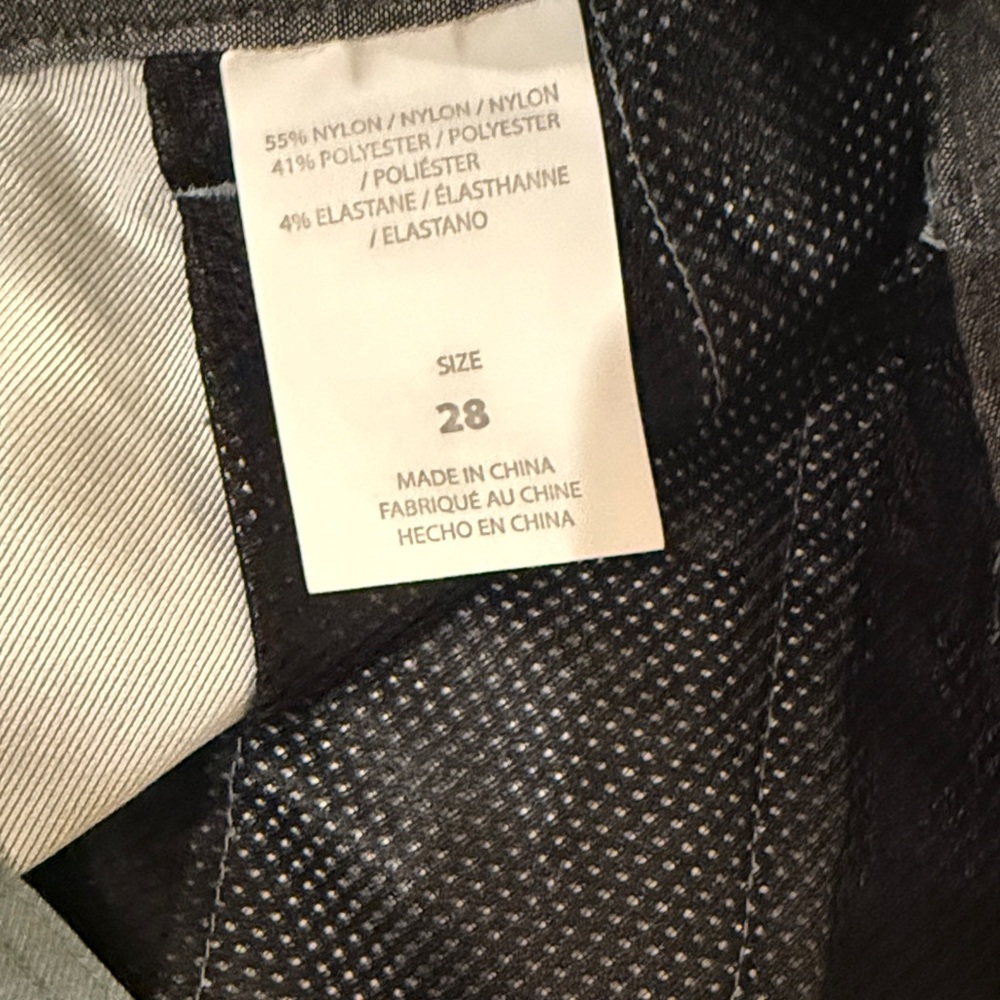 O'Neill Men's Light Gray Flat Front Shorts - Picture 3 of 7